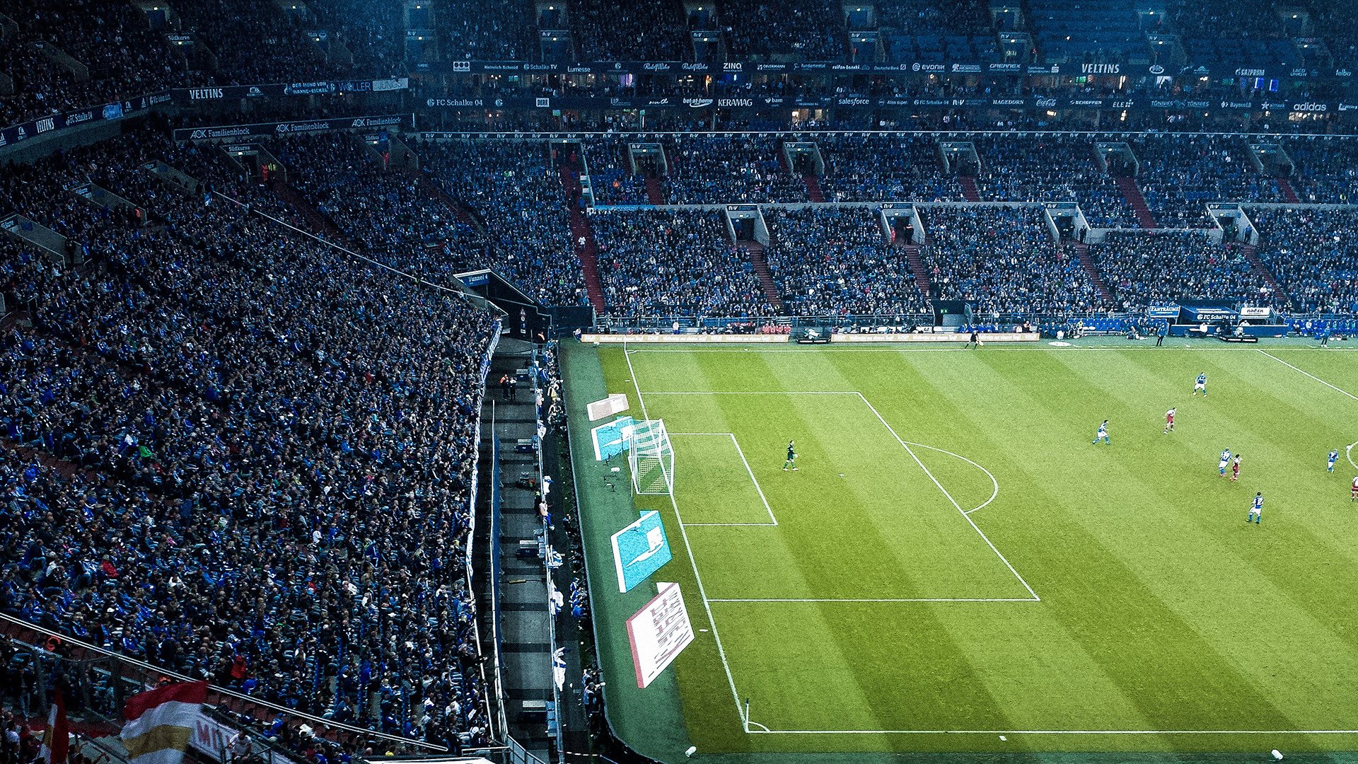 逆转的引擎，塞恩斯如何扛起雷诺车队，力压阿斯顿马丁